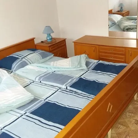 Apartments With A Parking Space Razanac, Zadar - 11429 * Ražanac